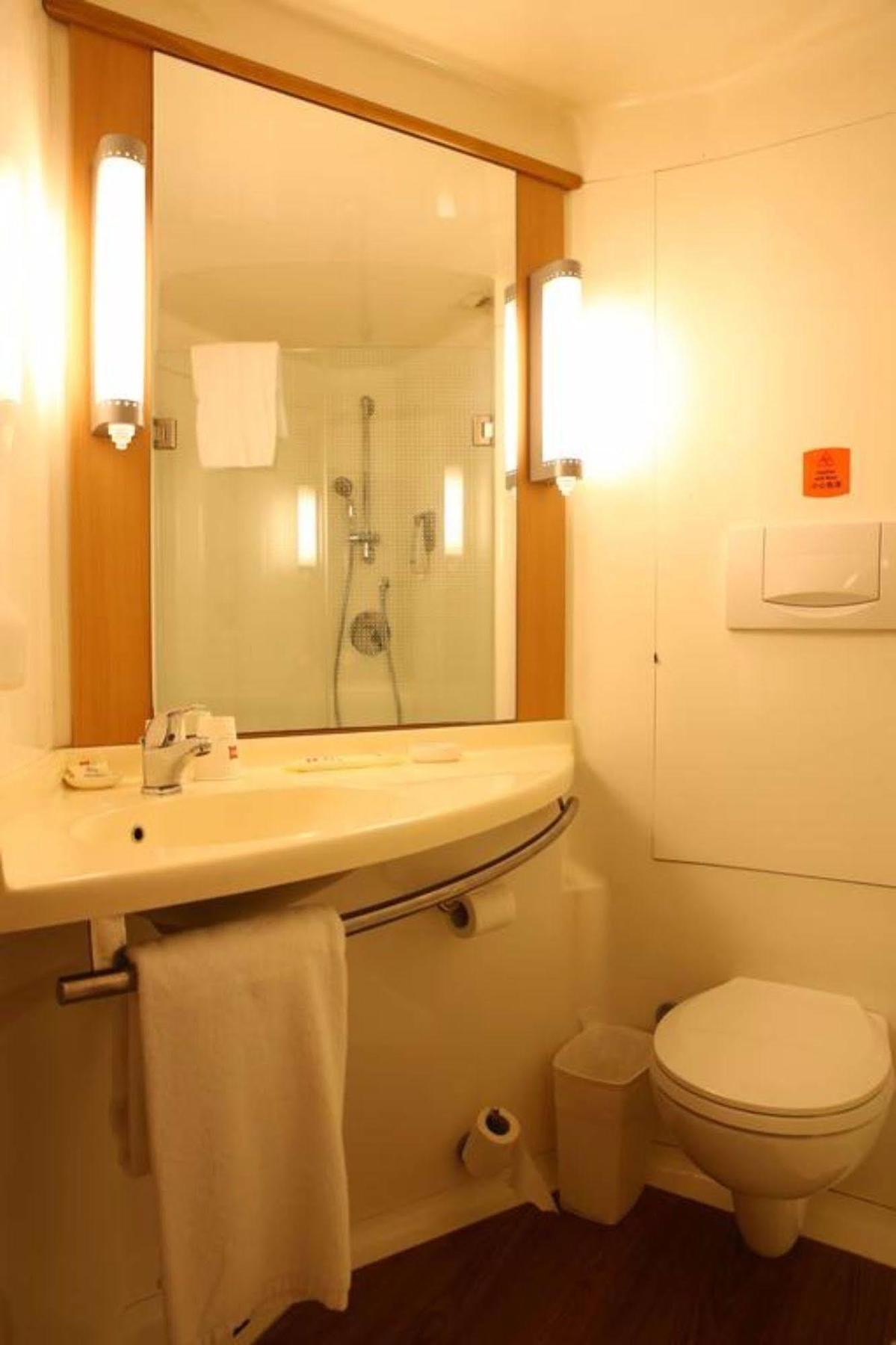 Ibis Anshan Shengli Square Exterior photo